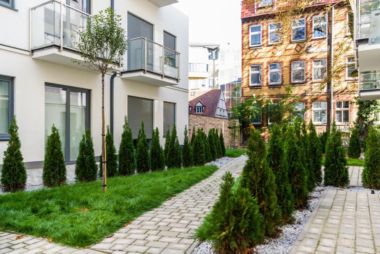 Central Apartments Garbary By Noclegi Renters Poznan Bagian luar foto