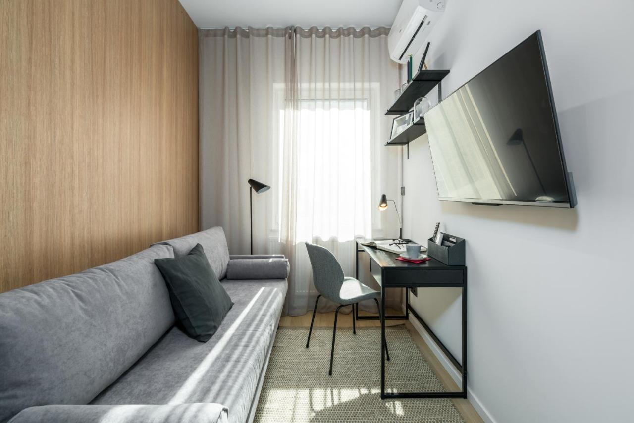 Central Apartments Garbary By Noclegi Renters Poznan Bagian luar foto