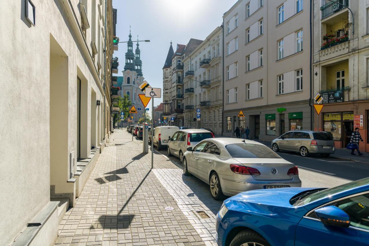 Central Apartments Garbary By Noclegi Renters Poznan Bagian luar foto