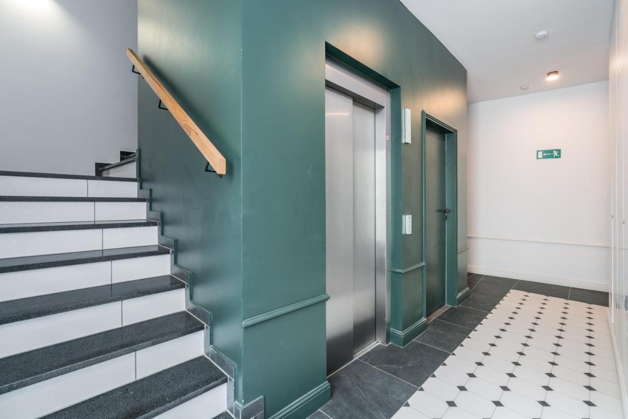 Central Apartments Garbary By Noclegi Renters Poznan Bagian luar foto