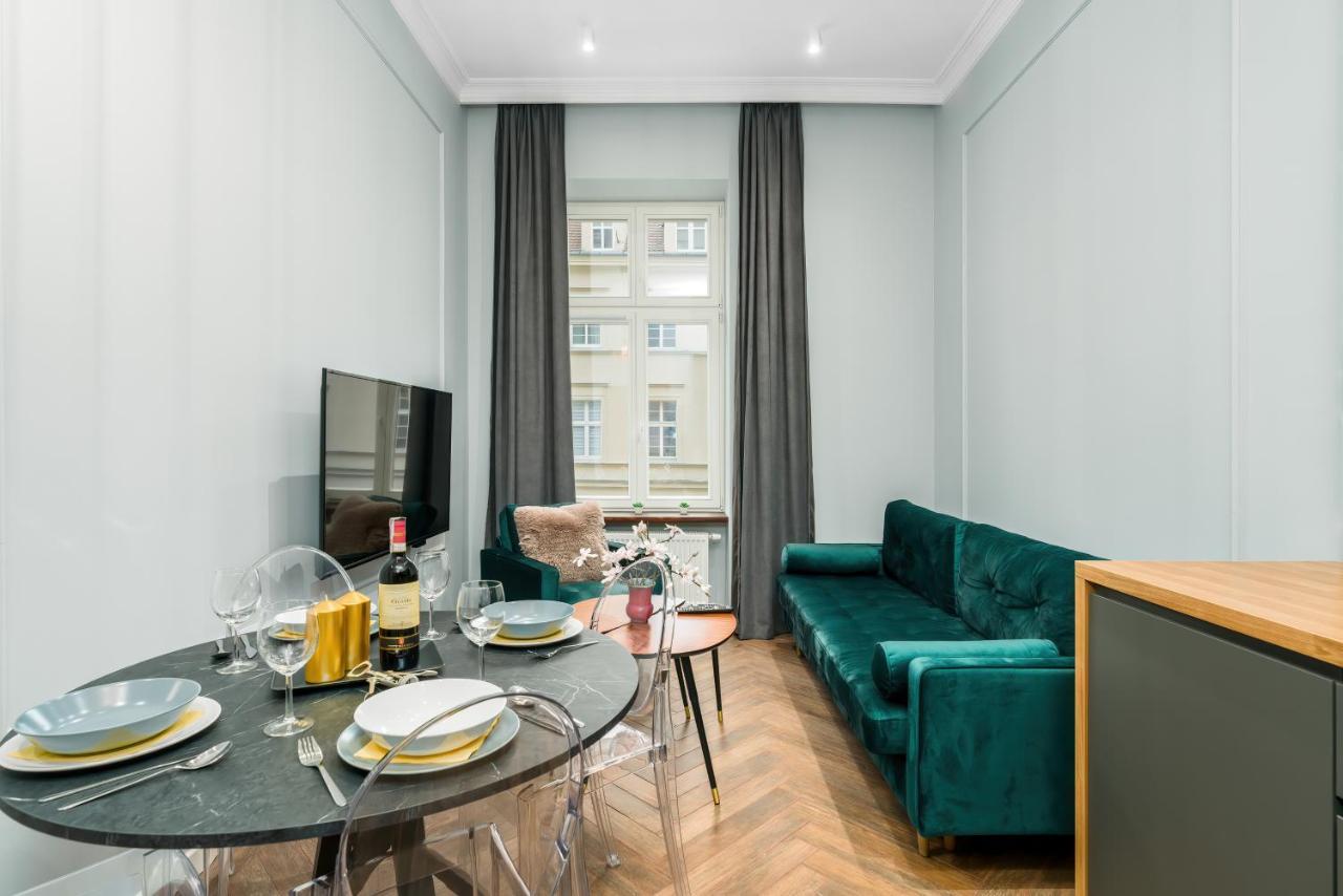 Central Apartments Garbary By Noclegi Renters Poznan Bagian luar foto